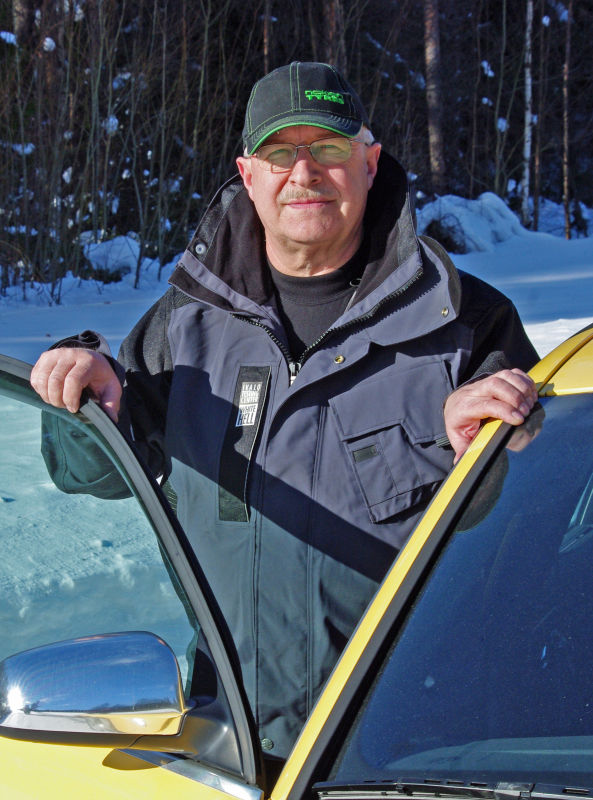 Guaranteeing safety. There are many things that cannot be measured, such as the driving feel of a dry road, says Hannu Kossi, trainer of Nokian Tyres test drivers.