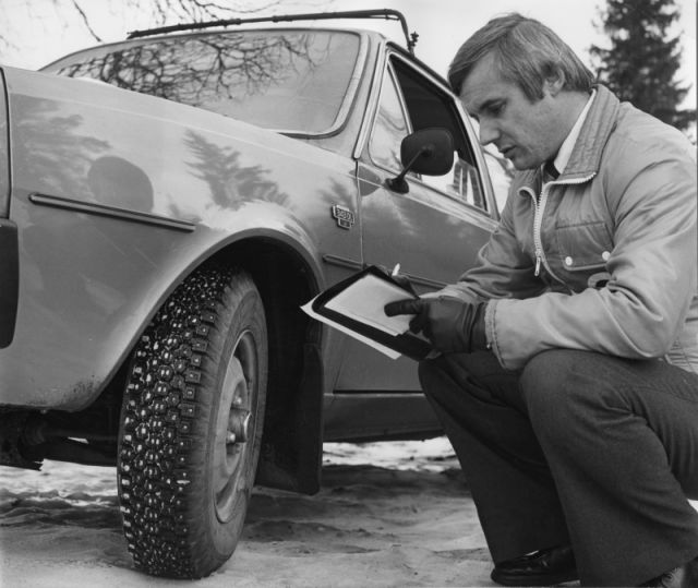 In 1978, a testing engineer studies the Hakkapeliitta NR 08, the first steel-belted winter tyre.