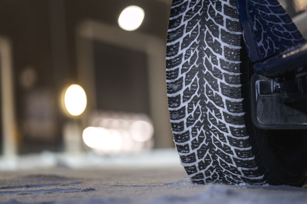 Nokian Tyres Hakkapeliitta C4 / Nokian Tyres