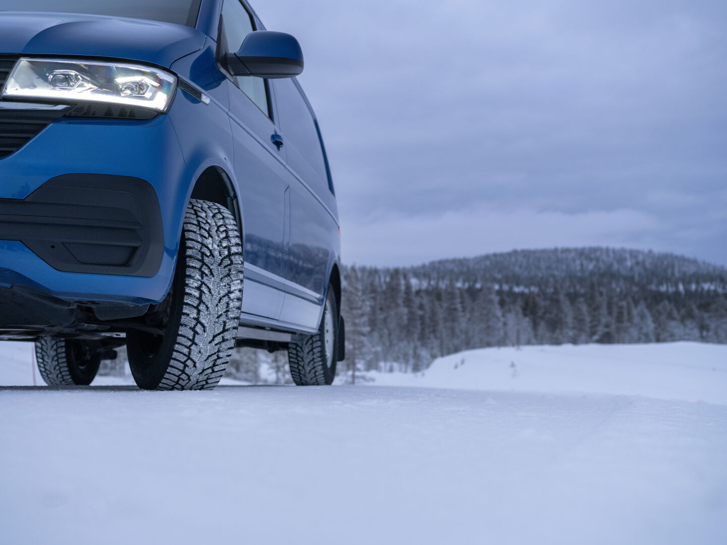Nokian Tyres Hakkapeliitta CR4 - Stable handling, comfortably quiet ...