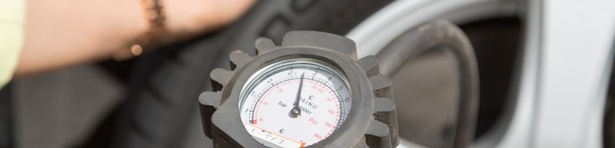 Check tyre inflation pressure / Nokian Tyres