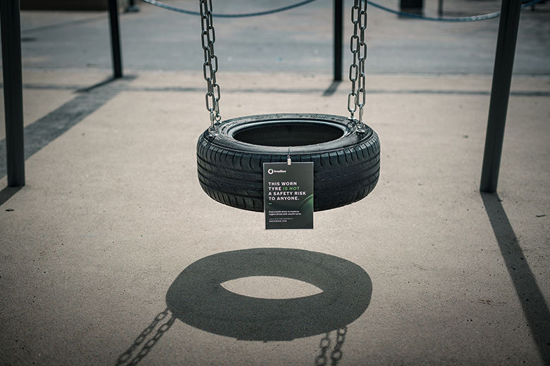 SnapSkan - Since tyre safety is an issue basically in every neighbourhood, Nokian Tyres decided to place tyre safety data on old recycled tyres around Finland. The messages can be found for example on tyre swings and boat fenders.